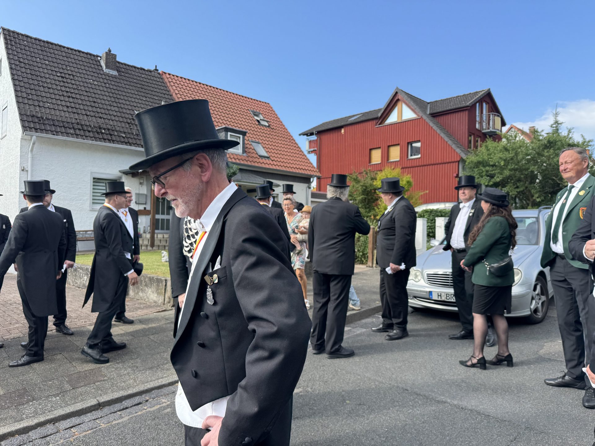 Schützenfest Hildesheim 2025 - Abholen der Besten Männer 2. Teil