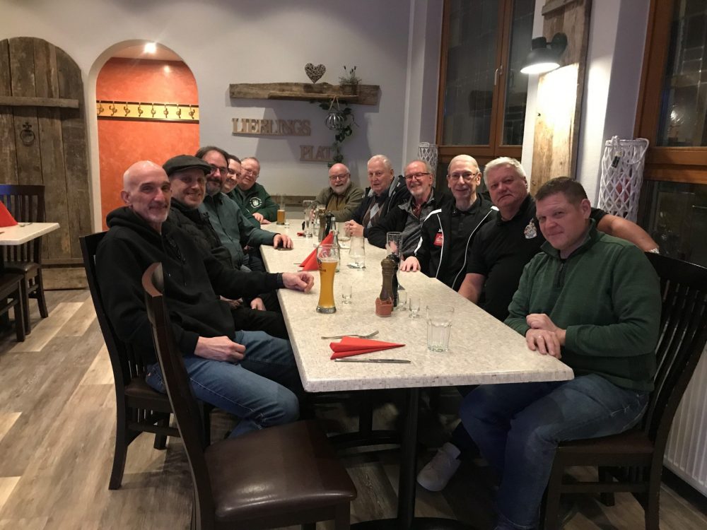 Roseabschluss sitzend Auflage 2025/26