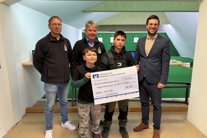 Spendenübergabe Volksbank eG